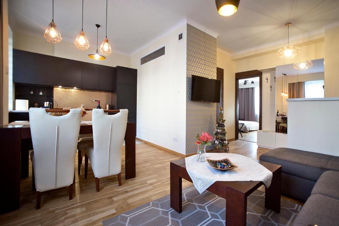 Niepodleglosci Serviced Apartments Warschau Buitenkant foto